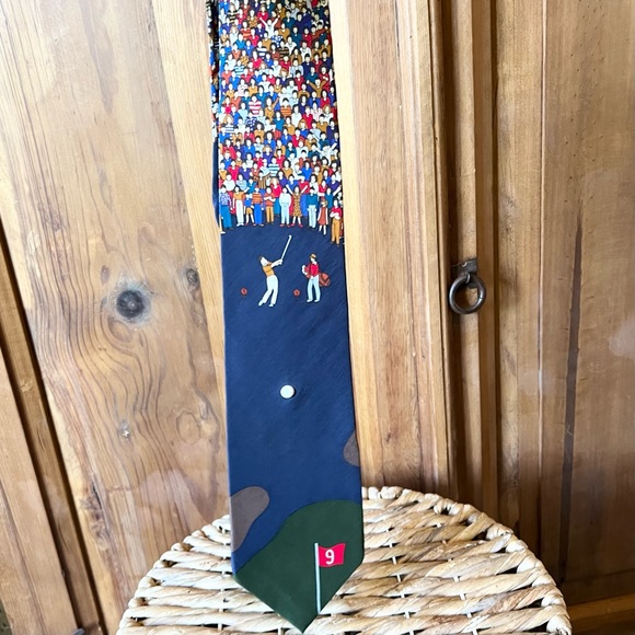 Vicky Davis 100% Silk Par 3 Golf Scene Golf Ball Tie - Picture 7 of 15